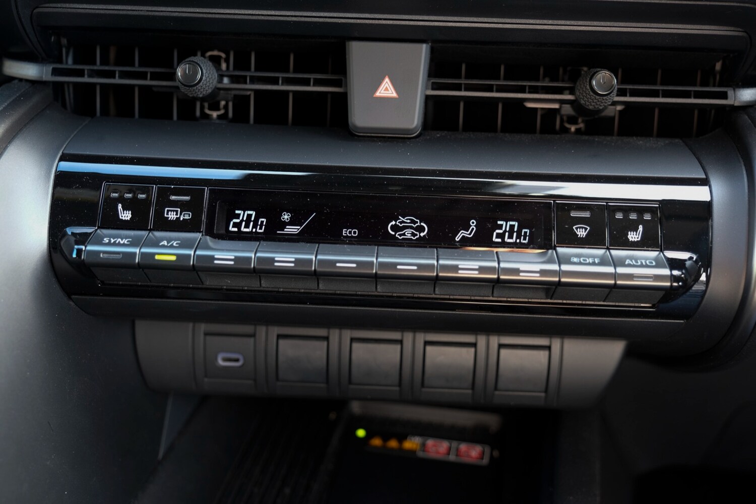 Used Toyota C-HR 2024 for sale - 76230984: Photo 40