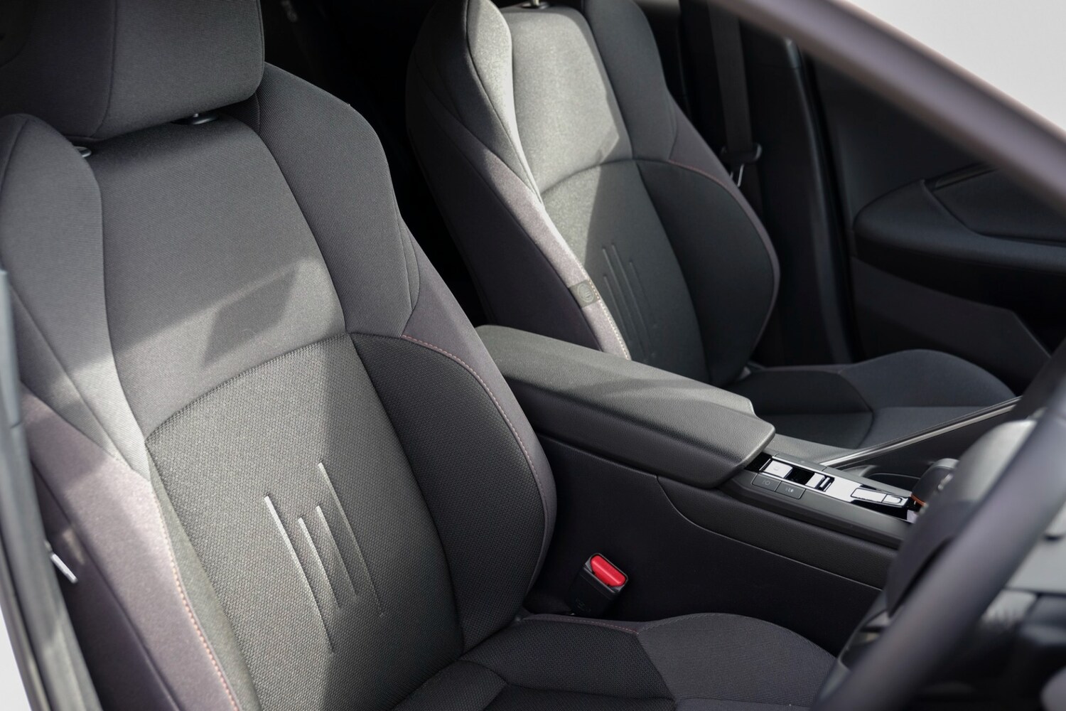 Used Toyota C-HR 2024 for sale - 76230984: Photo 47