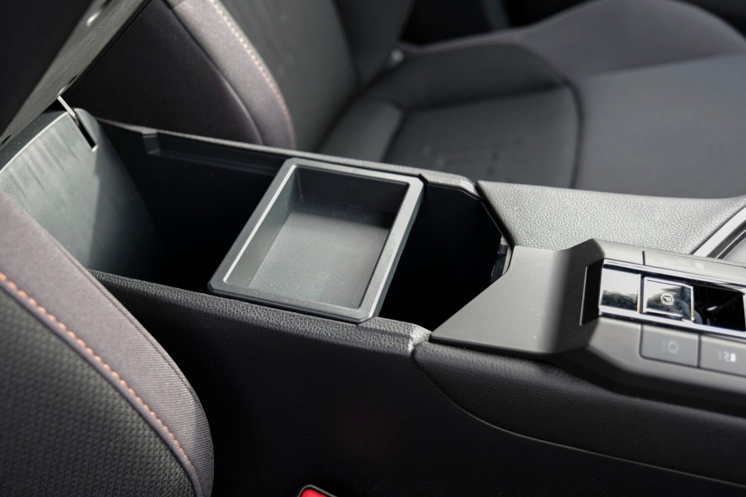 Used Toyota C-HR 2024 for sale - 76230984: Photo 48