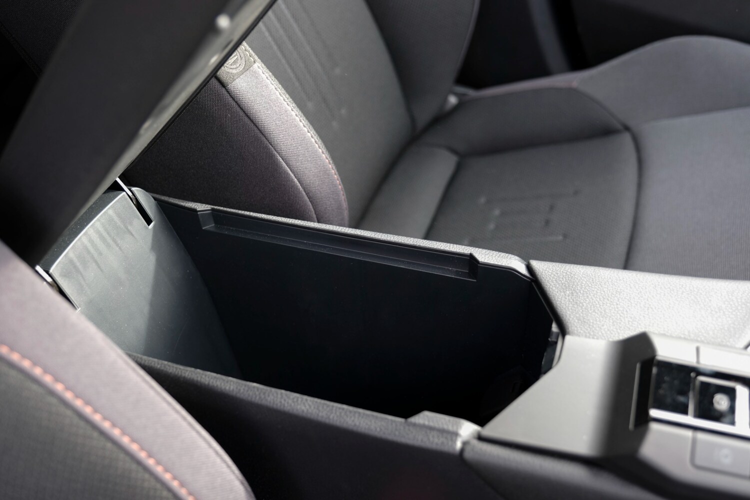 Used Toyota C-HR 2024 for sale - 76230984: Photo 49