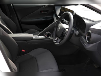 Used Toyota C-HR 2024 for sale - 76230984: Photo 4