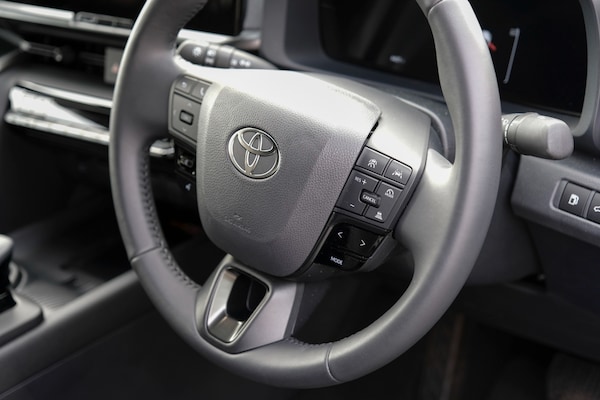 Used Toyota C-HR 2024 for sale - 76230984: Photo 51