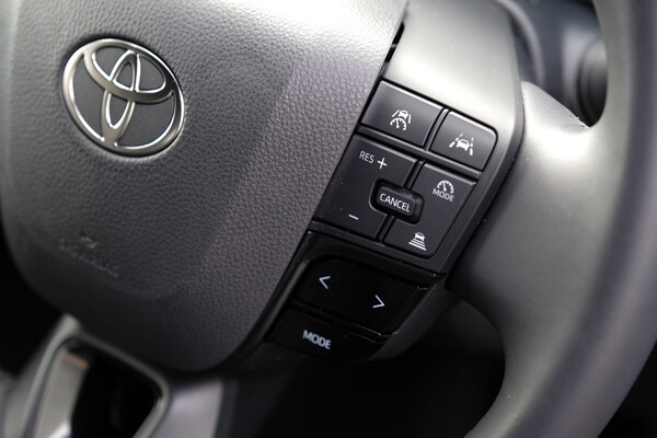 Used Toyota C-HR 2024 for sale - 76230984: Photo 52