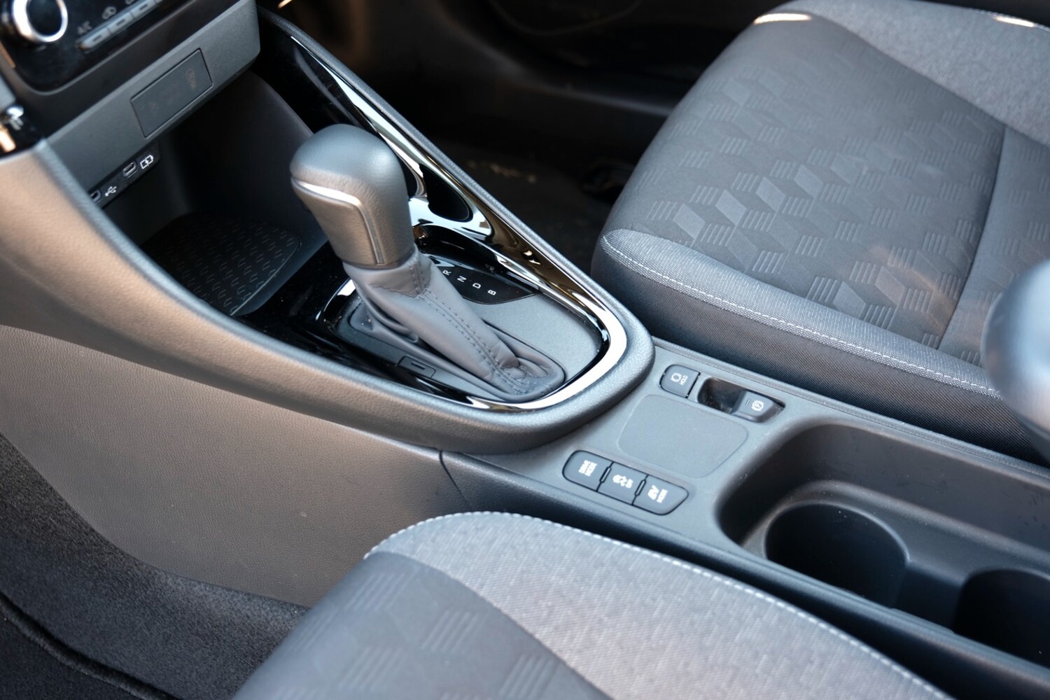 Used Toyota Yaris 2024 for sale - 77962054: Photo 17