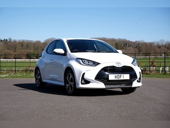 Used Toyota Yaris 2024 for sale - 77962054: Photo