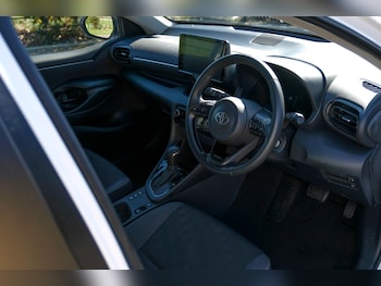 Used Toyota Yaris 2024 for sale - 77962054: Photo