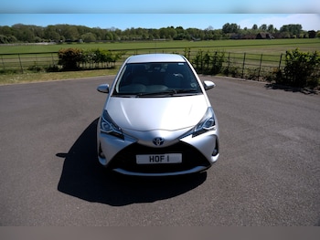 Used Toyota Yaris 2018 for sale - 78433900: Photo