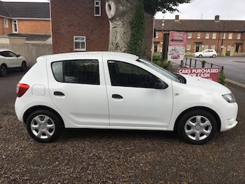 Used Dacia Sandero 2016 for sale - 75743610: Photo