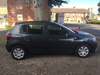 Used Dacia Sandero 2019 for sale - 79815381: Photo