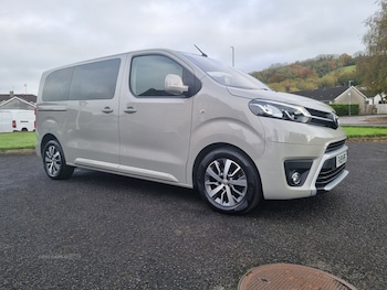 Used Toyota PROACE CITY Verso 2019 for sale - 79085635: Photo