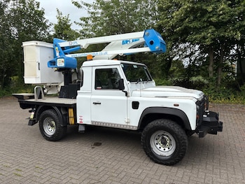 Land Rover - Defender