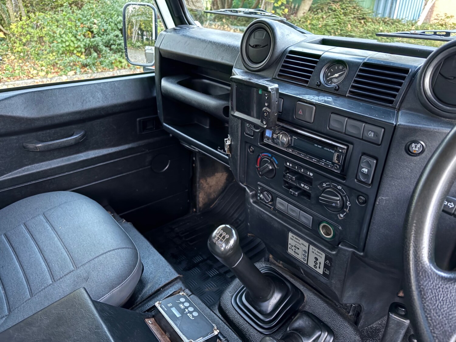 Used Land Rover Defender 2015 for sale - 76364845: Photo 14