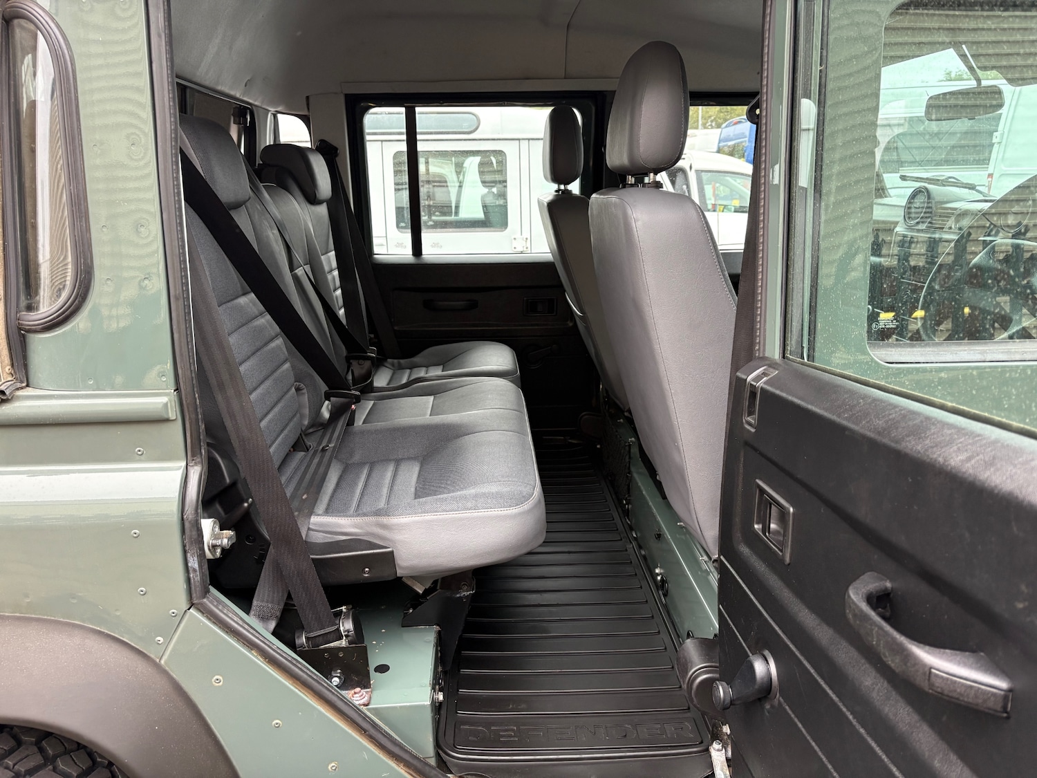 Used Land Rover Defender 2012 for sale - 76089387: Photo 12