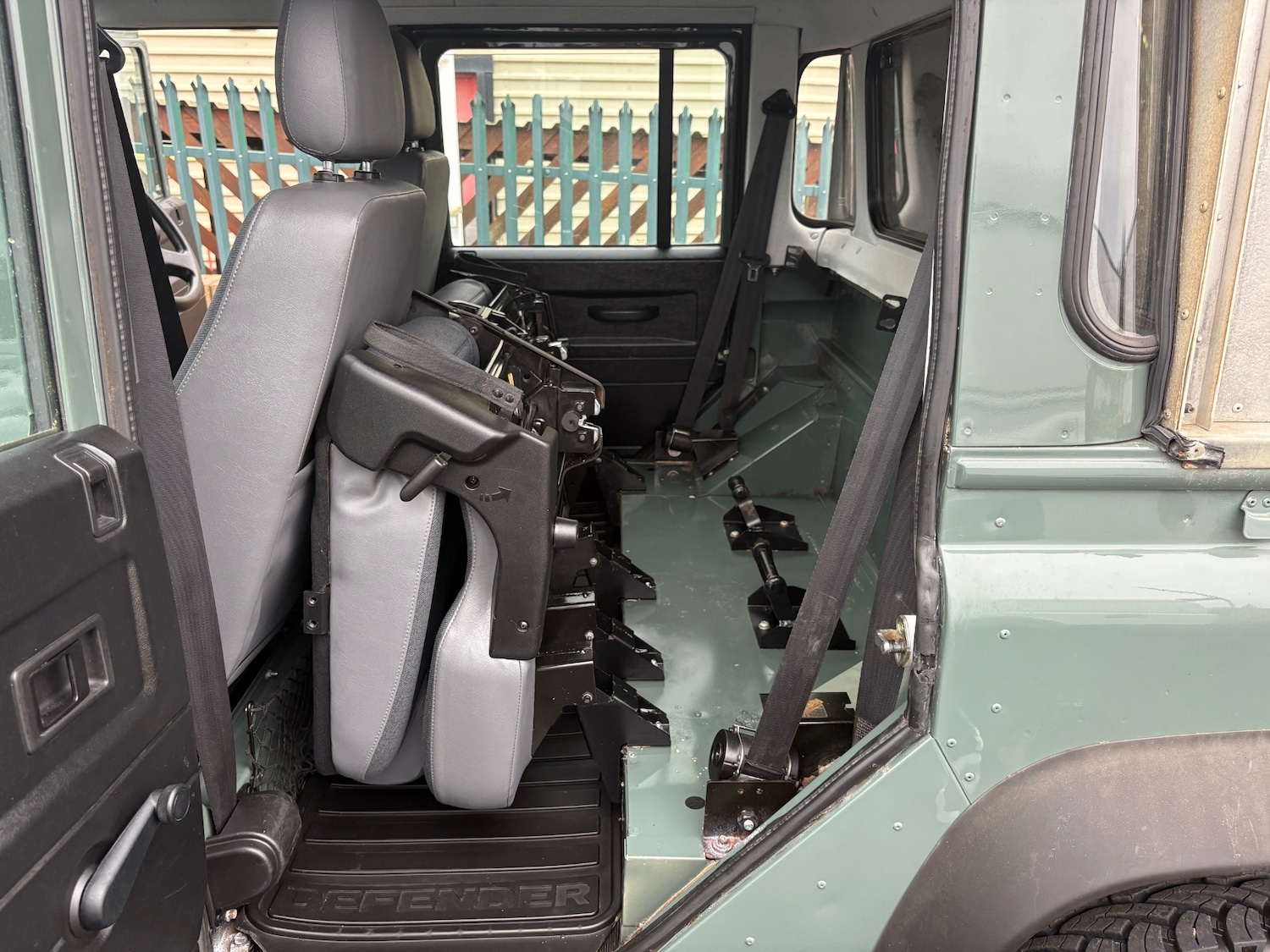 Used Land Rover Defender 2012 for sale - 76089387: Photo 16