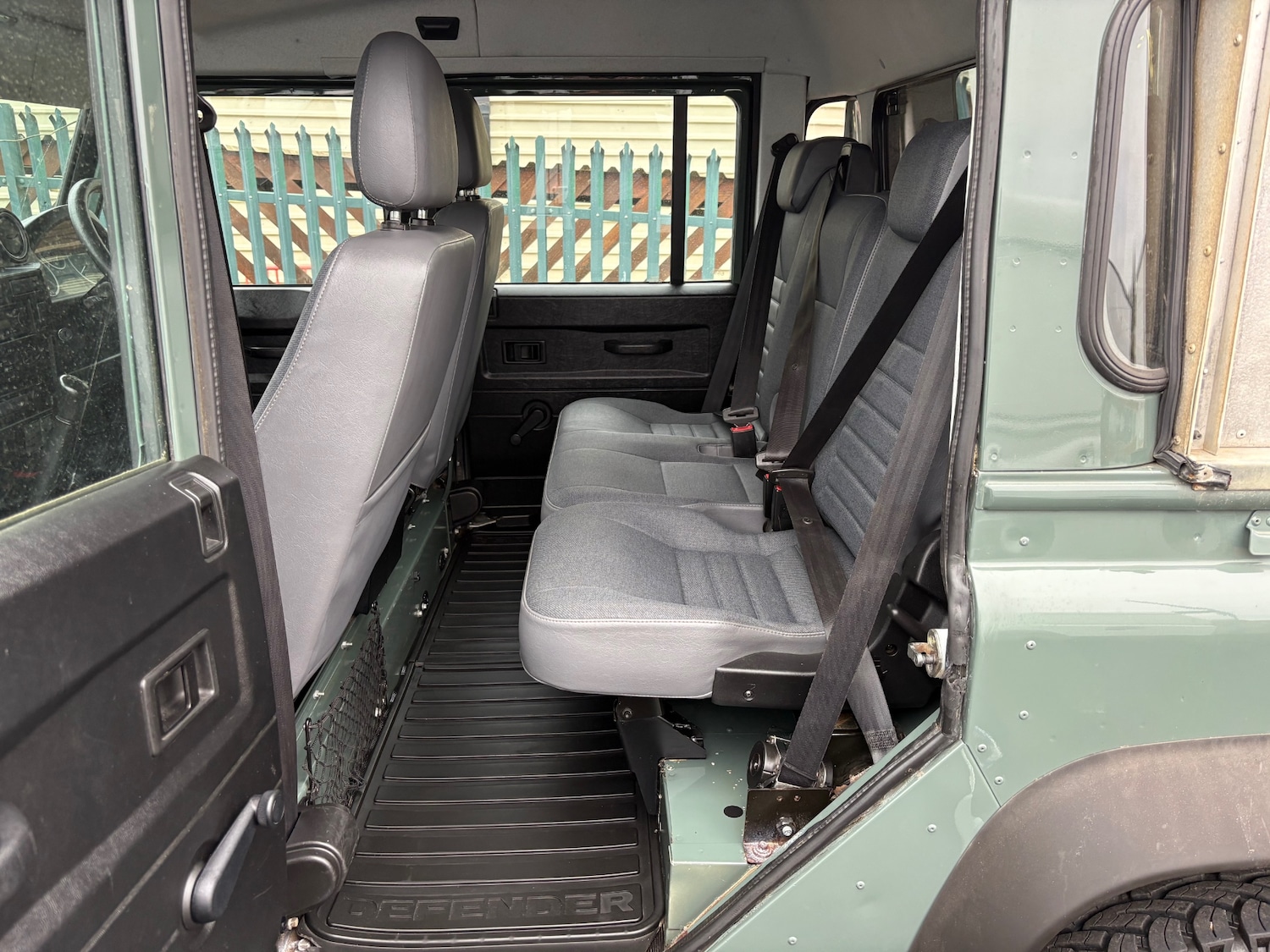 Used Land Rover Defender 2012 for sale - 76089387: Photo 9