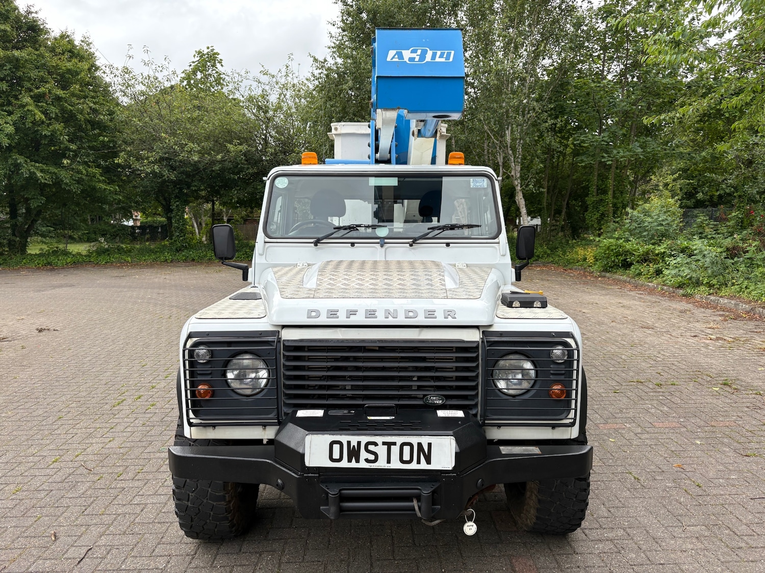 Used Land Rover Defender 2014 for sale - 76957617: Photo 2