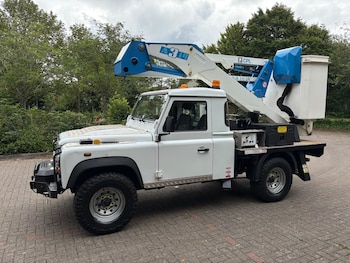 Used Land Rover Defender 2014 for sale - 76957617: Photo
