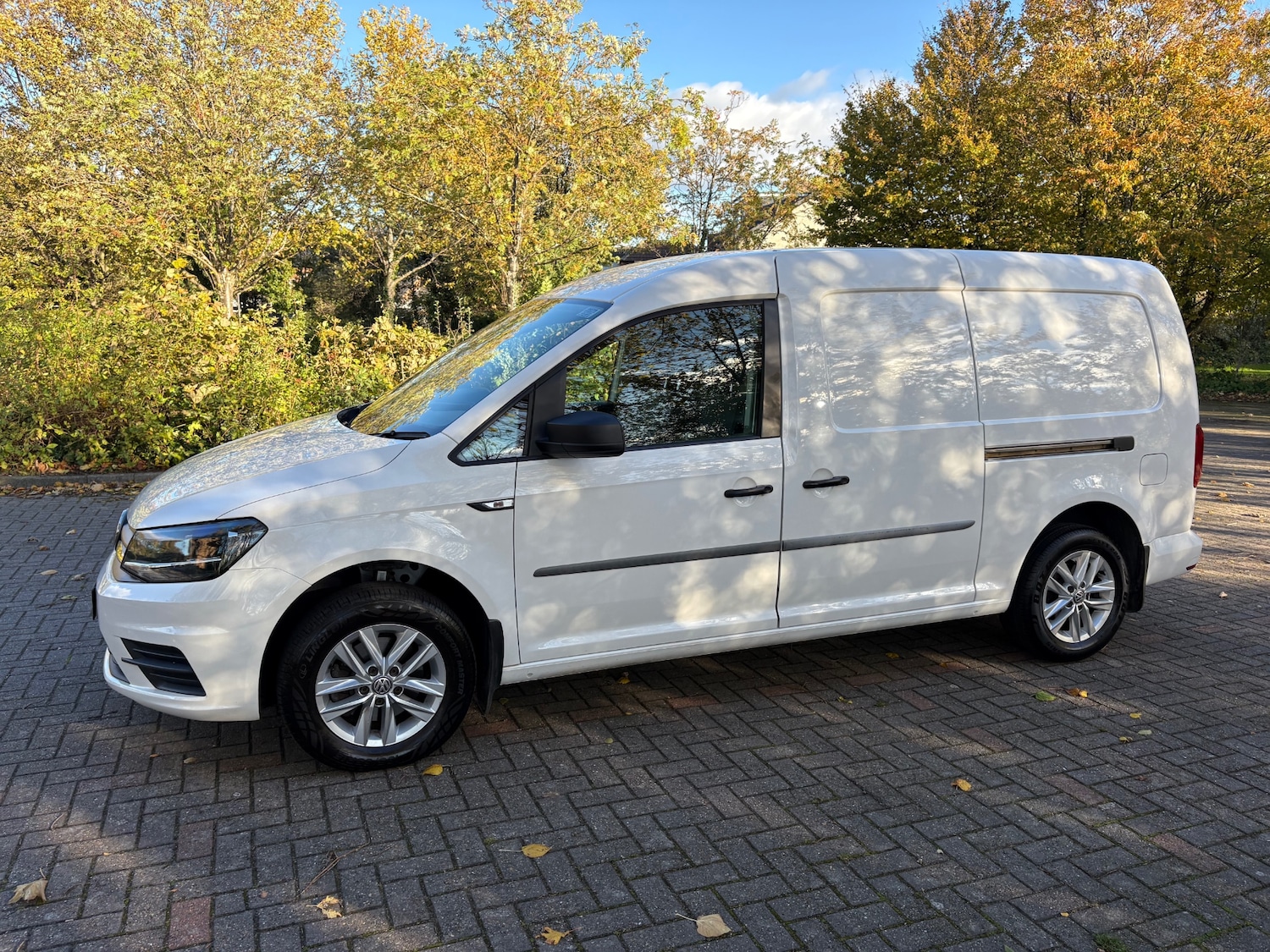 Used Volkswagen Caddy Maxi 2019 for sale - 76640435: Photo 3