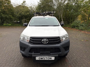 Used Toyota Hilux 2017 for sale - 76170924: Photo