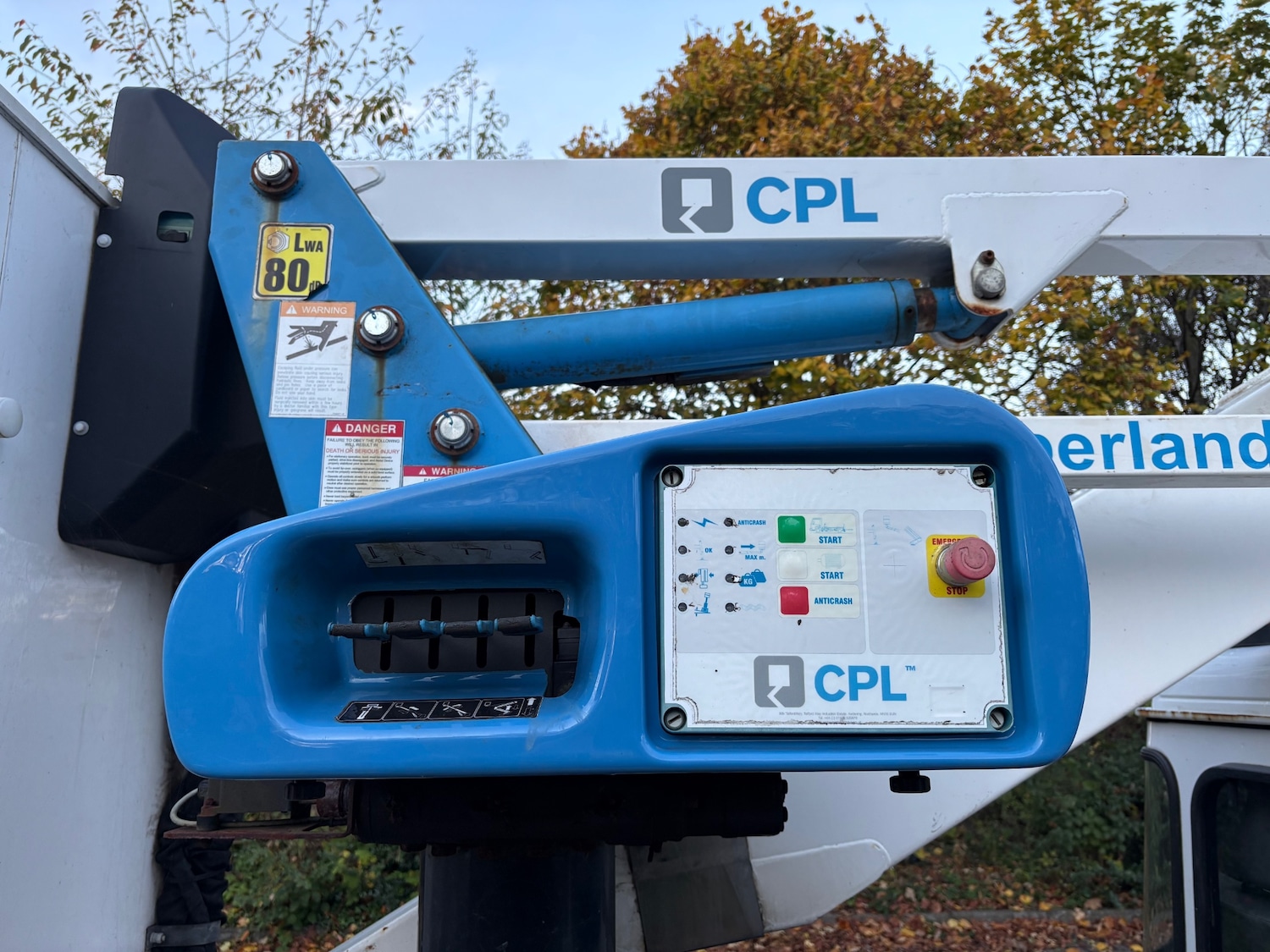 Used Land Rover Defender 2015 for sale - 77004876: Photo 13