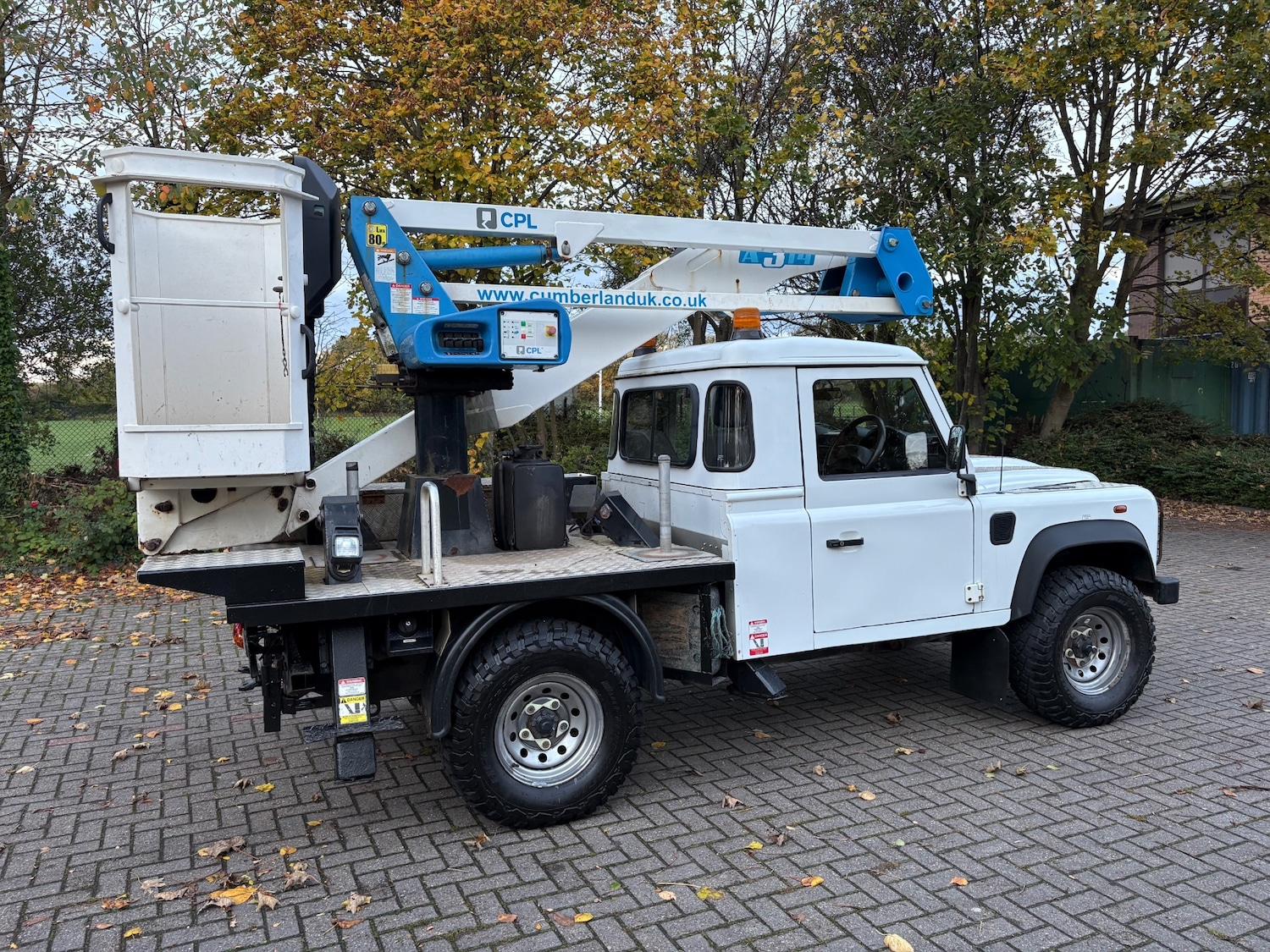 Used Land Rover Defender 2015 for sale - 77004876: Photo 6