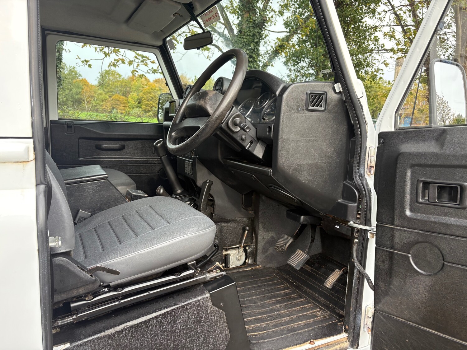 Used Land Rover Defender 2014 for sale - 77453440: Photo 5