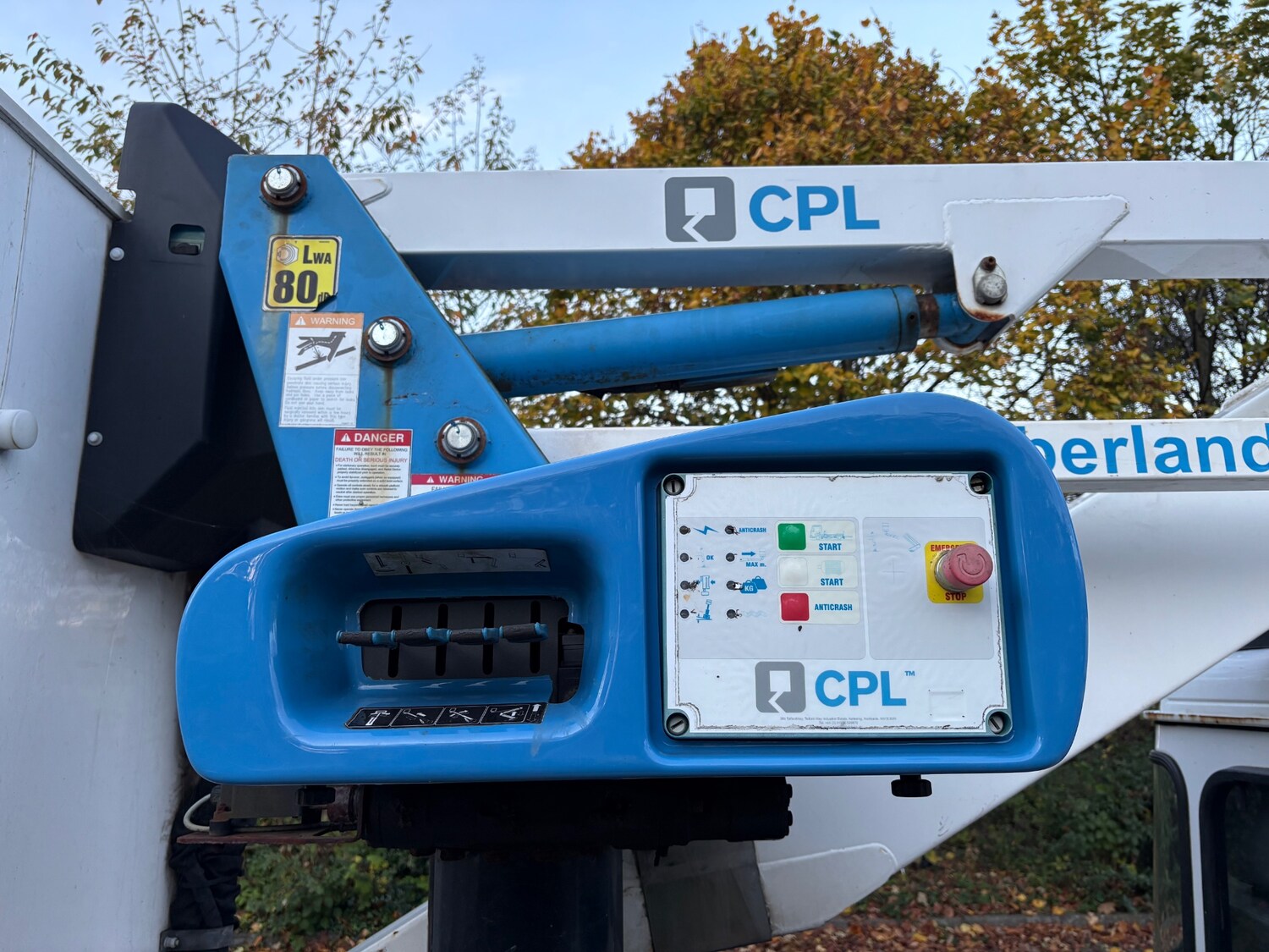 Used Land Rover Defender 2014 for sale - 77453440: Photo 6