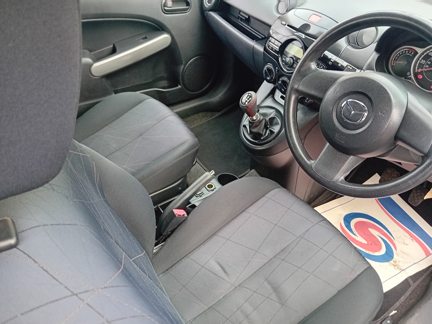 Used Mazda Mazda2 2013 for sale - 77803887: Photo 10