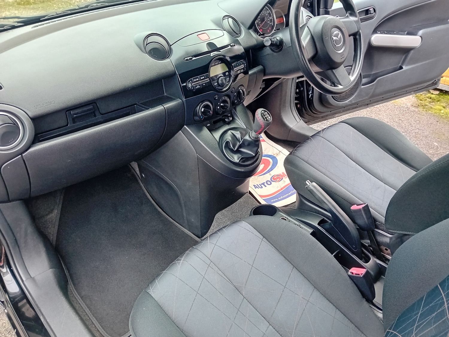 Used Mazda Mazda2 2013 for sale - 77803887: Photo 11