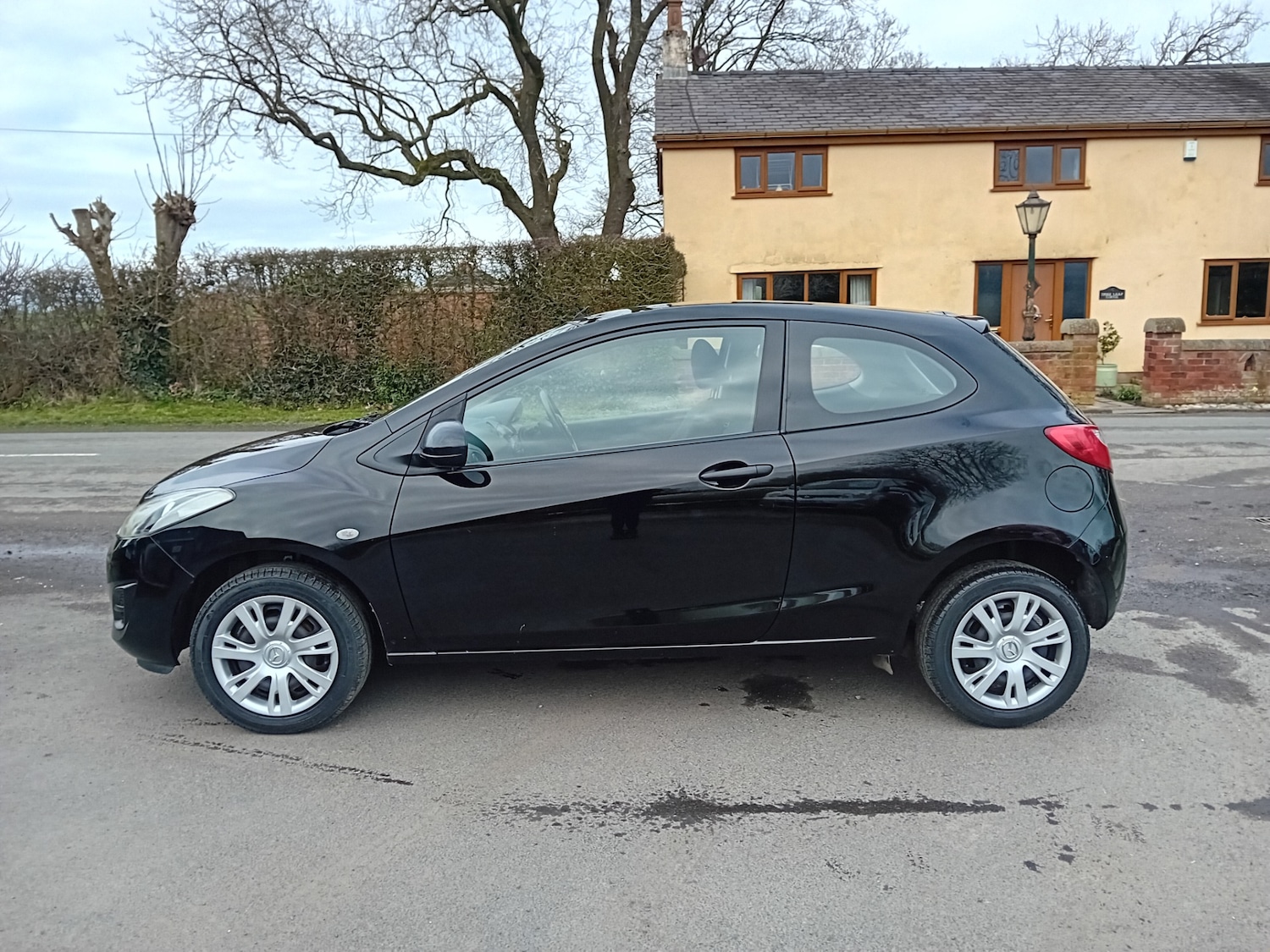 Used Mazda Mazda2 2013 for sale - 77803887: Photo 9