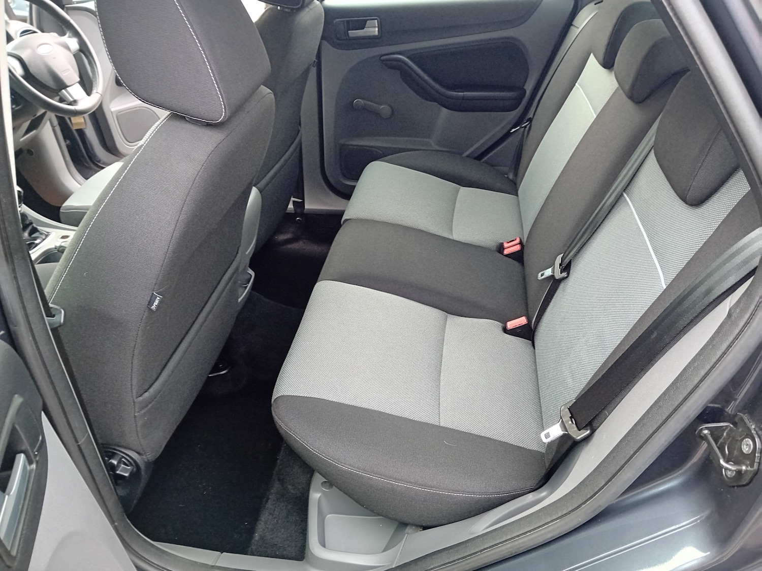 Used Ford Focus 2011 for sale - 76128668: Photo 12