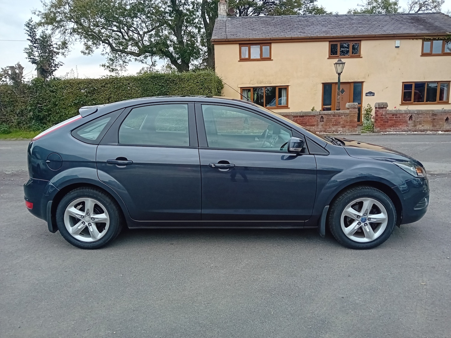 Used Ford Focus 2011 for sale - 76128668: Photo 8