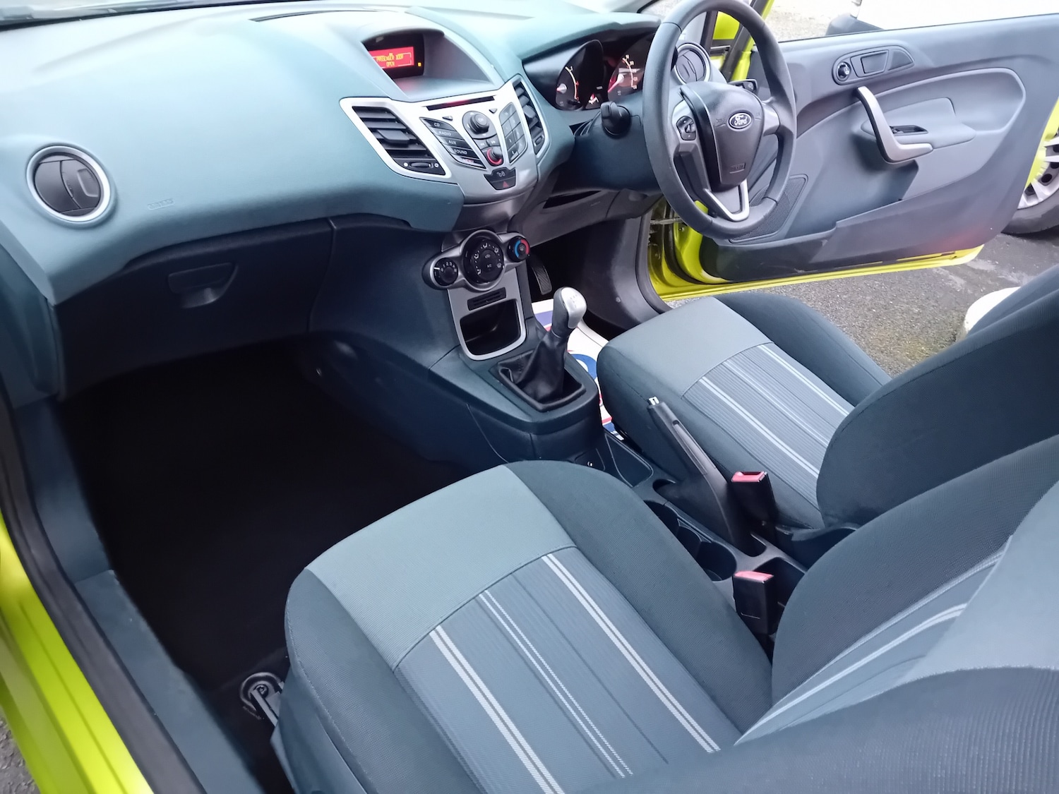 Used Ford Fiesta 2010 for sale - 77420475: Photo 11