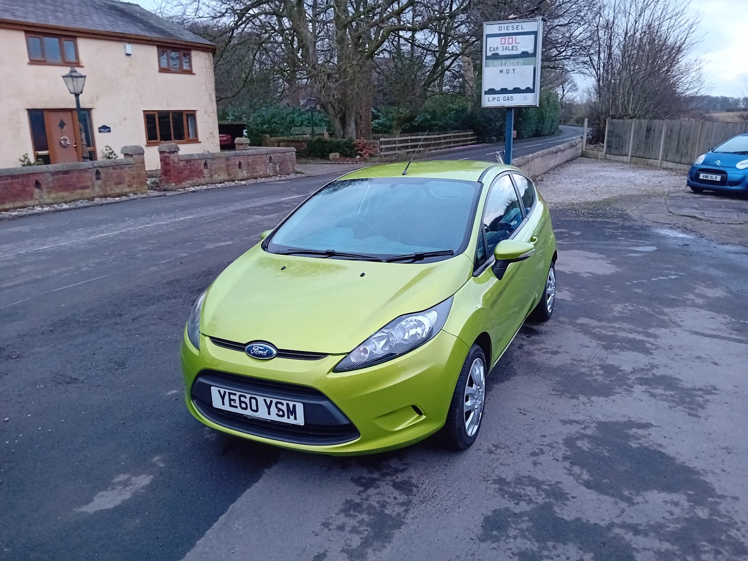 Used Ford Fiesta 2010 for sale - 77420475: Photo 2