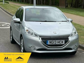 Used Peugeot 208 2013 for sale - 79090770: Photo