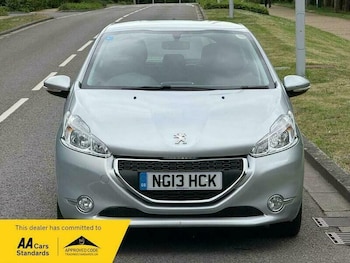 Used Peugeot 208 2013 for sale - 79090770: Photo