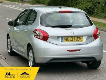 Used Peugeot 208 2013 for sale - 79090770: Photo