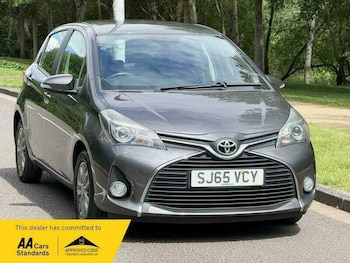 Used Toyota Yaris 2015 for sale - 79090761: Photo