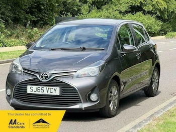Used Toyota Yaris 2015 for sale - 79090761: Photo