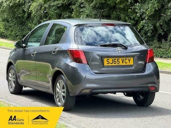 Used Toyota Yaris 2015 for sale - 79090761: Photo