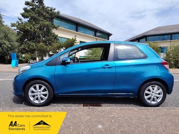 Used Toyota Yaris 2013 for sale - 79054946: Photo