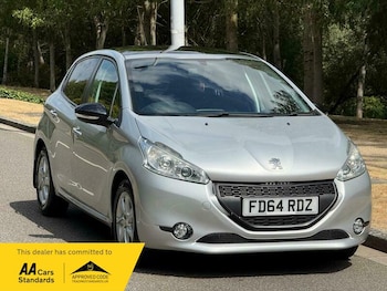 Used Peugeot 208 2014 for sale - 79346409: Photo