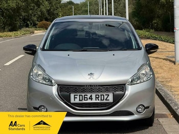 Used Peugeot 208 2014 for sale - 79346409: Photo