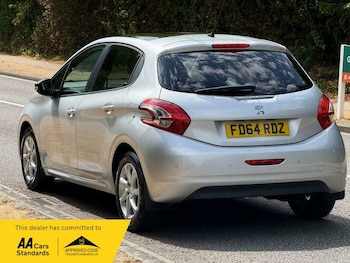 Used Peugeot 208 2014 for sale - 79346409: Photo
