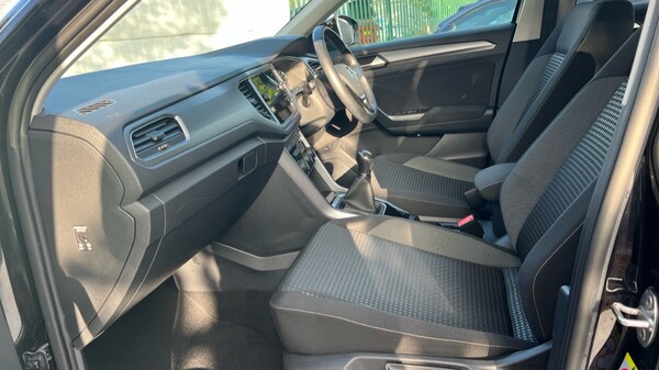 Used Volkswagen T-Roc 2021 for sale - 76124574: Photo 2
