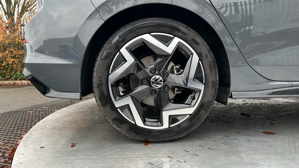 Used Volkswagen Golf 2025 for sale - 76927832: Photo 18