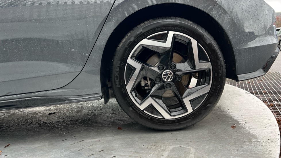 Used Volkswagen Golf 2025 for sale - 76927832: Photo 19