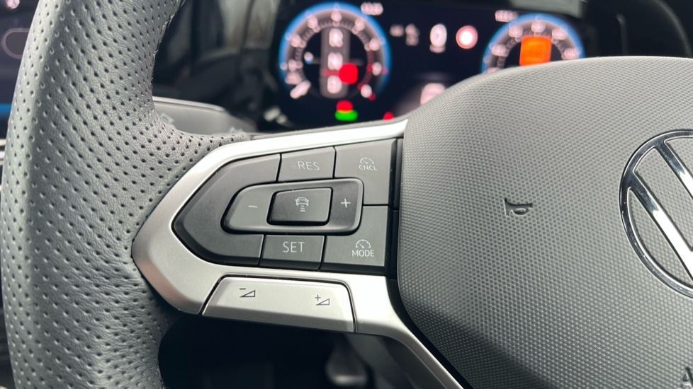 Used Volkswagen Golf 2025 for sale - 76927832: Photo 30