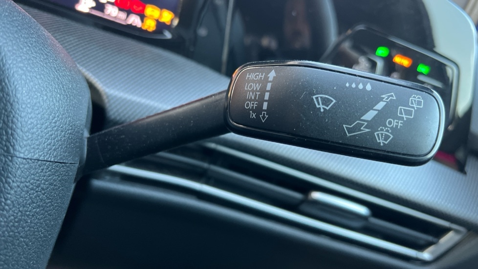 Used Volkswagen Golf 2025 for sale - 77075633: Photo 32