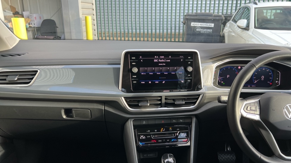 Used Volkswagen T-Roc 2025 for sale - 76870397: Photo 12